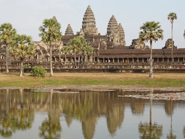 水辺にも映るアンコールワット