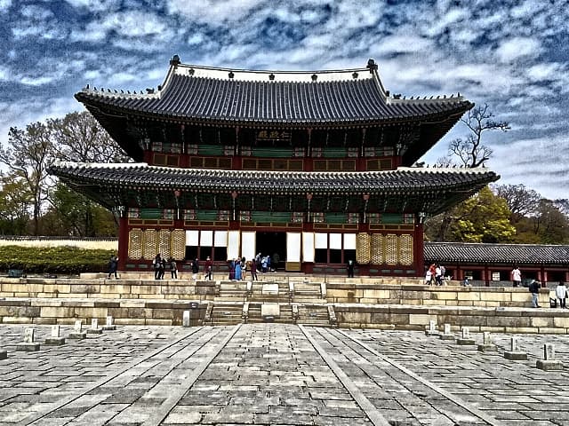 韓国の首都ソウルの観光名所の昌徳宮