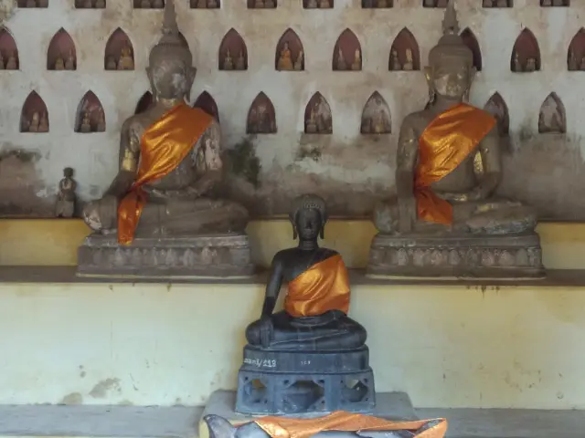 ラオスの仏像