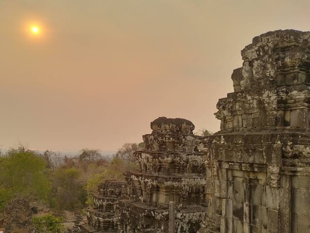 プノン・バケンからの夕陽