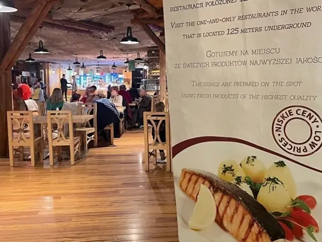 ヴィエリチカ岩塩坑のレストラン
