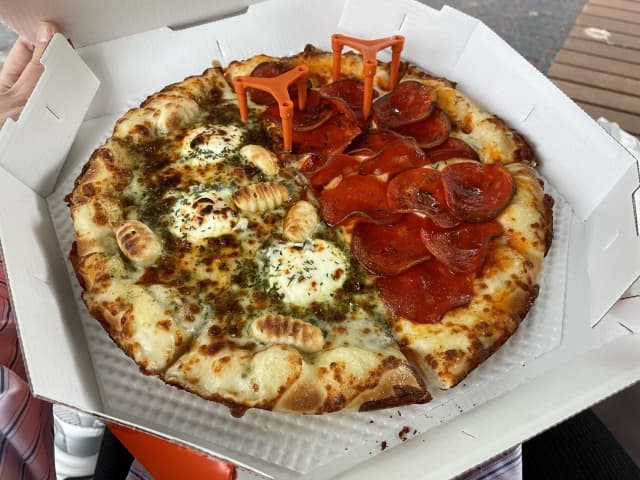 ピザ (No more pizza)
