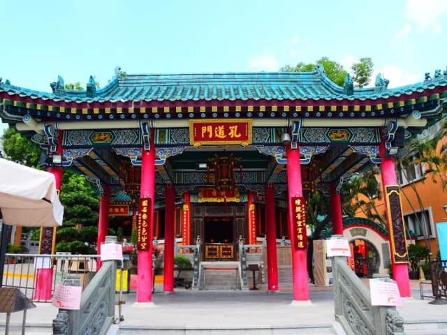 願いが叶うと評判の「黄大仙祠」