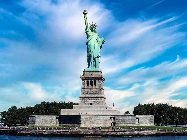 アメリカの自由の女神像