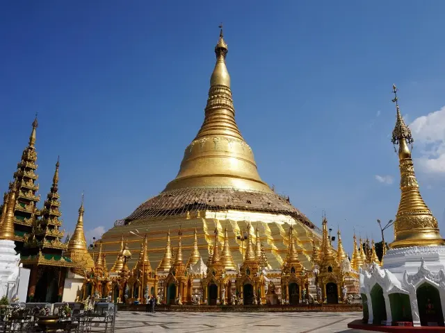 ヤンゴンの観光名所シュエダゴォン・パヤー