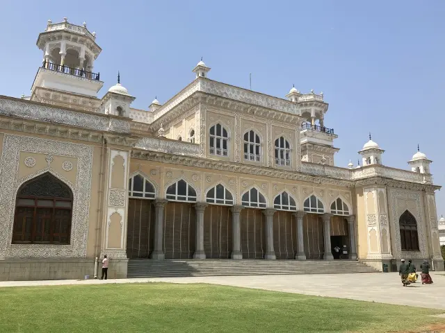 チョウマハラ宮殿