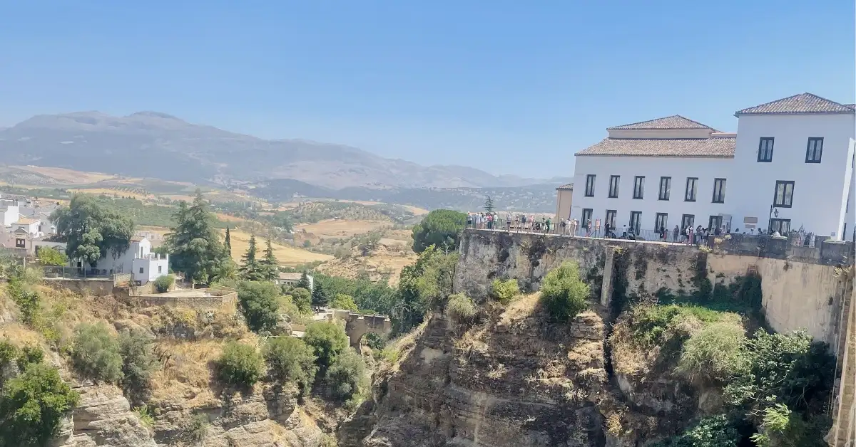 スペインのアンダルシア断崖の古都ロンダ